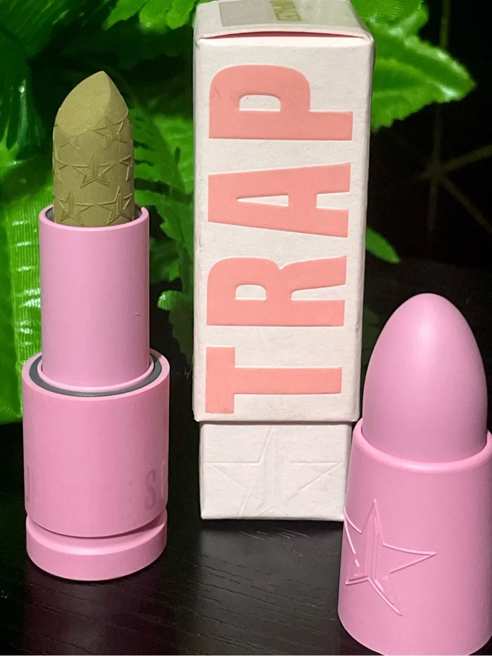 Jeffree Star Velvet Trap Lipstick - Unphazed